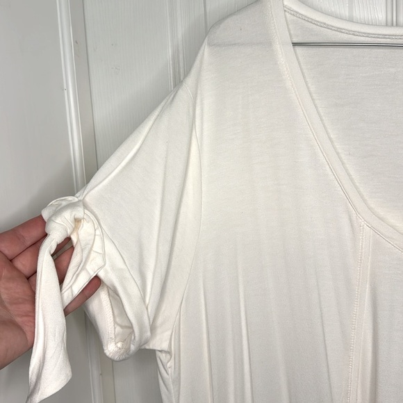 NWOT a.n.a. Short Sleeve Tunic Top - Picture 3 of 6